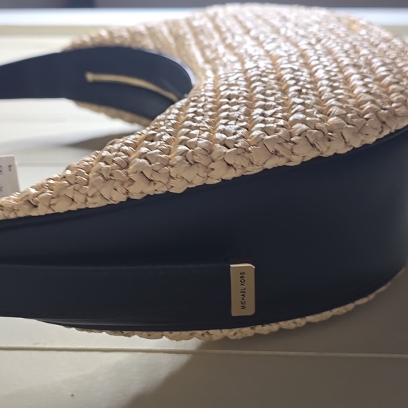 MICHEAL Micheal Kors Avra Medium Hand Crocheted Leather Bag - Picture 10 of 16